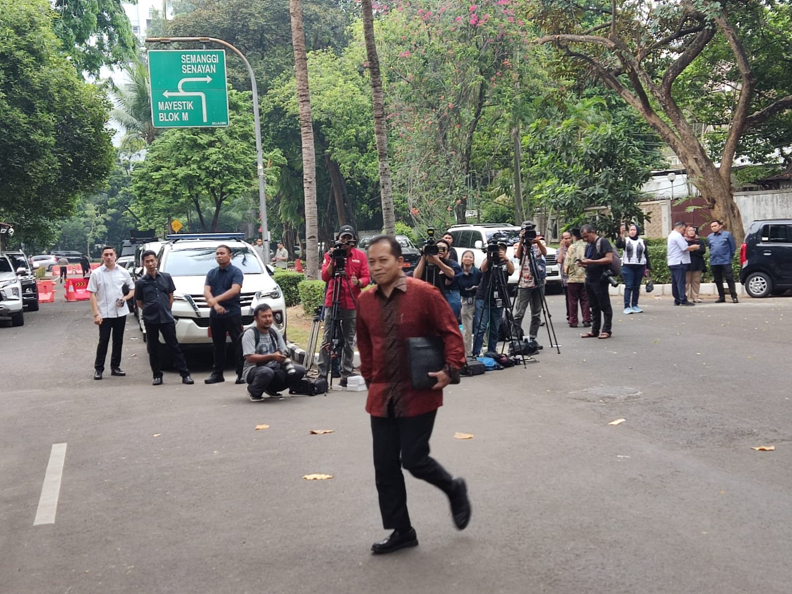 1729142964984341.jpg ferry-juliantono-mengaku-diberi-tugas-dorong-usaha-koperasi-di-kementerian-koperasi-15102024-201519.jpg